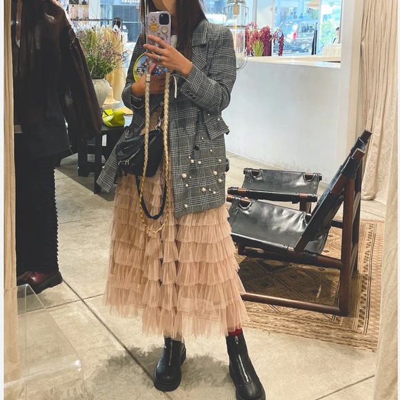 31 Fabulous A-Line High Waisted Solid Color Tulle Skirts - Picture 4 of 5